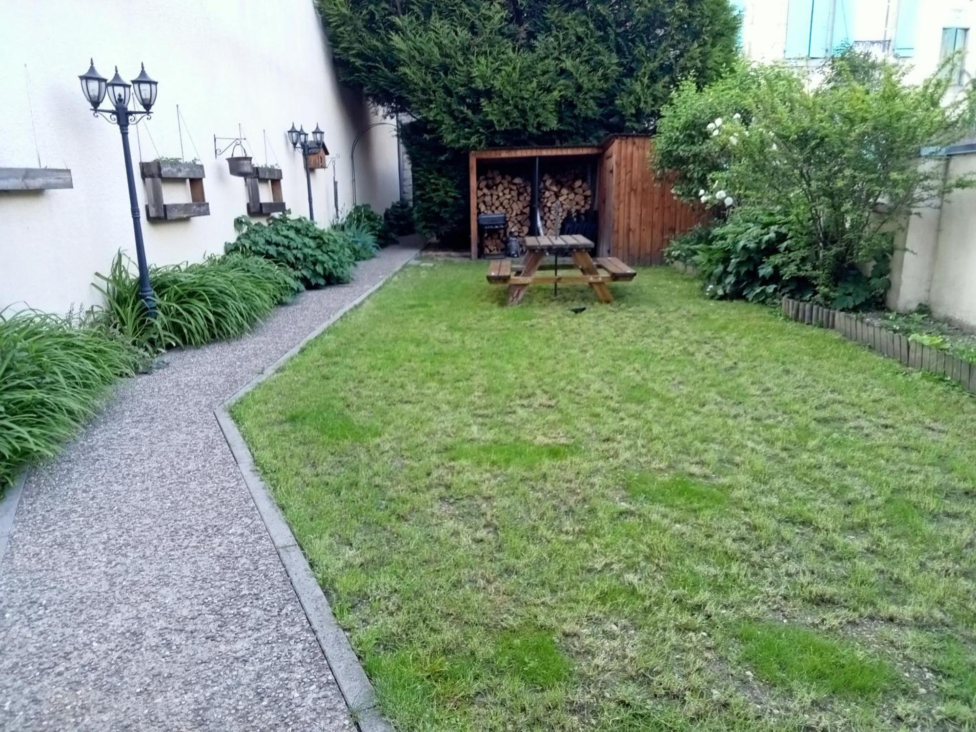 Le Embarque - Gere Par Presta-zen'services - Barque Electrique En Supplement Verdun-sur-Meuse