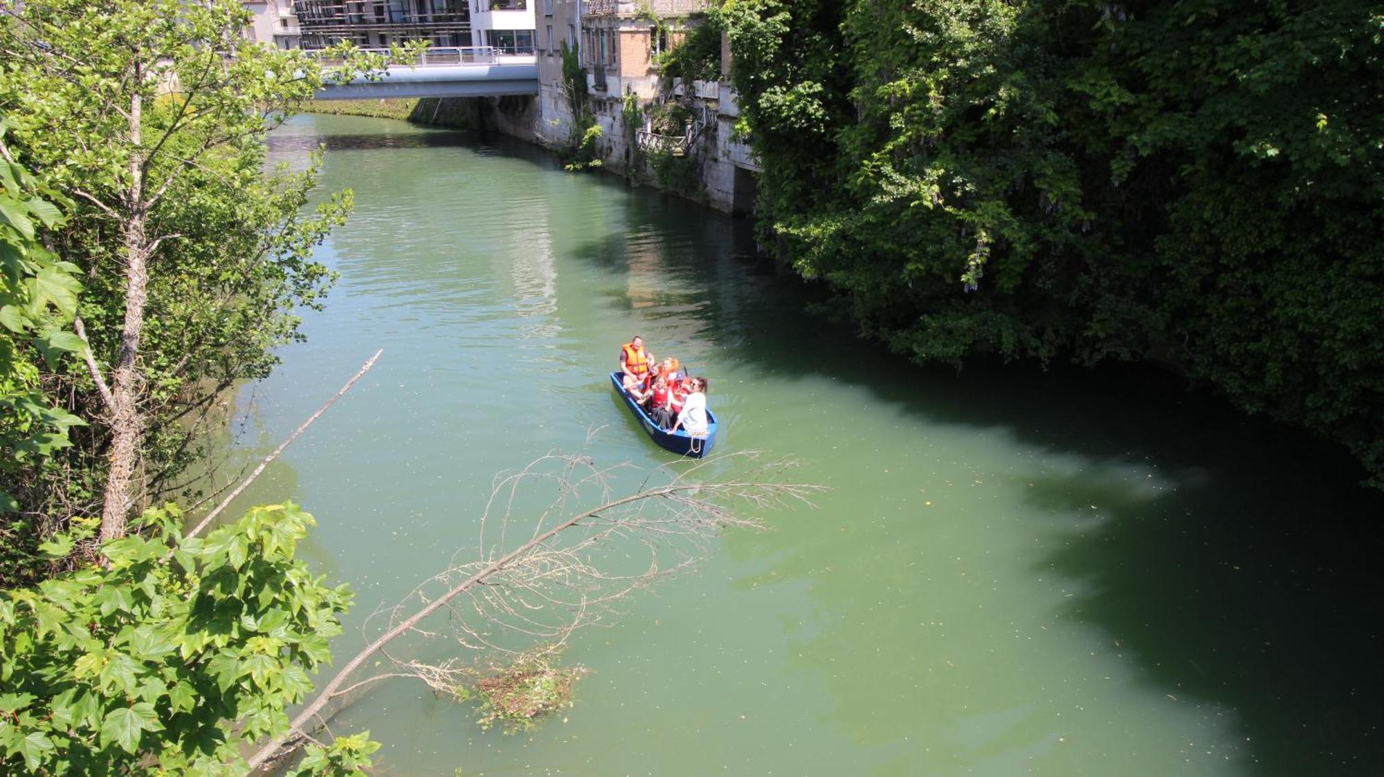 Le Embarque - Gere Par Presta-zen'services - Barque Electrique En Supplement Vakantiehuis Verdun-sur-Meuse