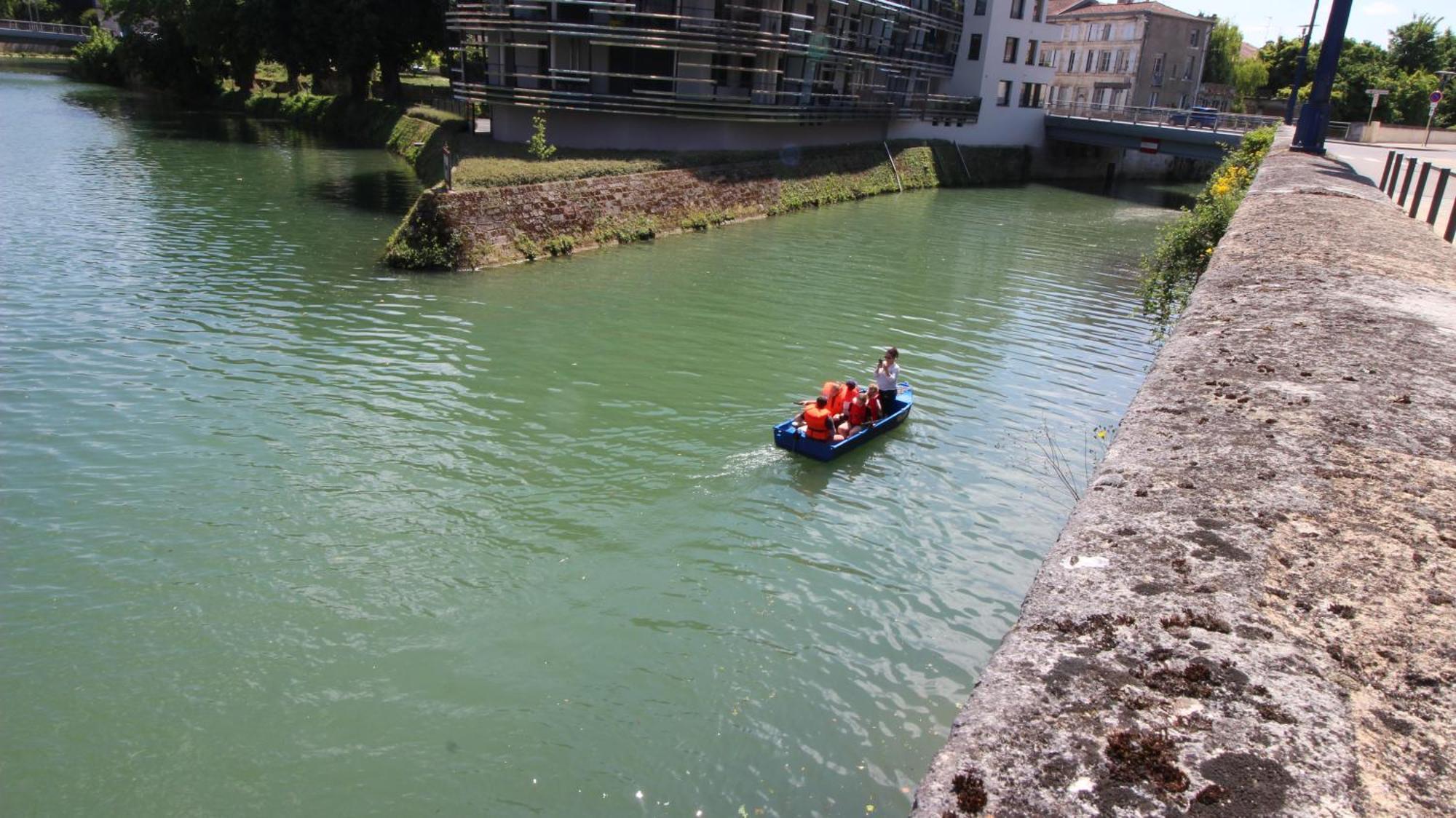 Le Embarque - Gere Par Presta-zen'services - Barque Electrique En Supplement *