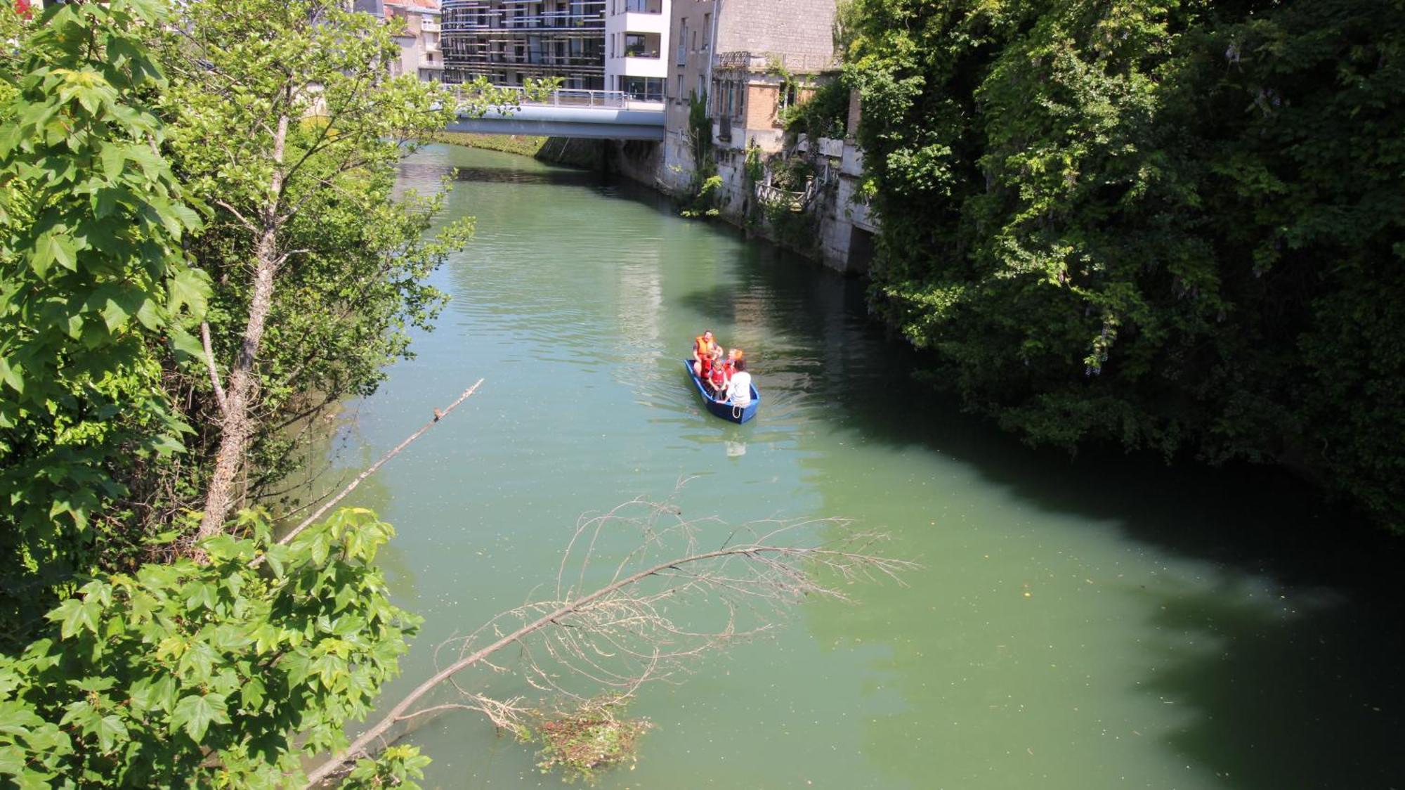 Le Embarque - Gere Par Presta-zen'services - Barque Electrique En Supplement * Verdun-sur-Meuse